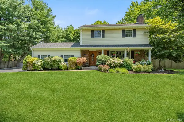 53 Quaker Path, Stony Brook, NY 11790