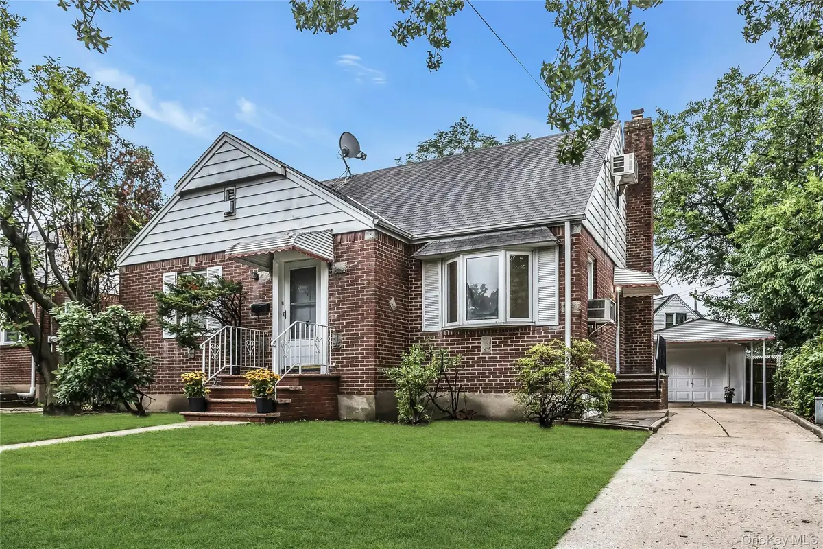 5 Sobro Avenue, Valley Stream, NY 11580 - #1