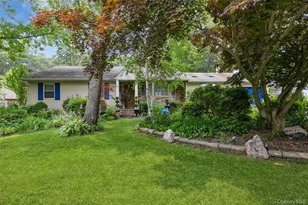 18 Linden Avenue, Kings Park, NY 11754 - #1