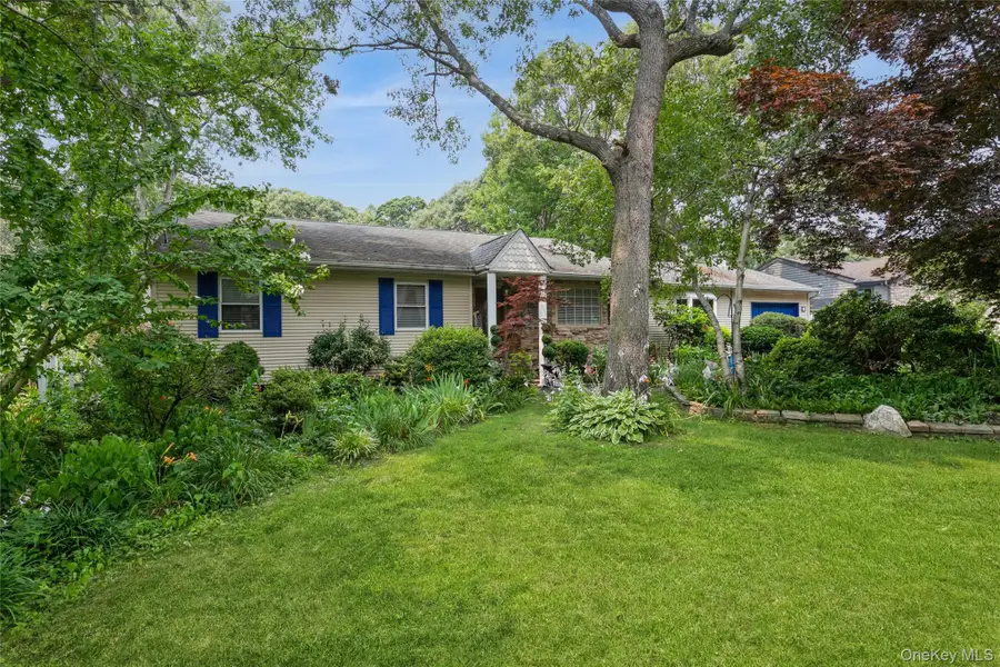 18 Linden Avenue, Kings Park, NY 11754 - #3