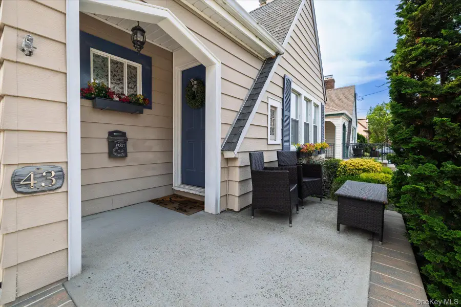 43 Devon Street, Malverne, NY 11565 - #2