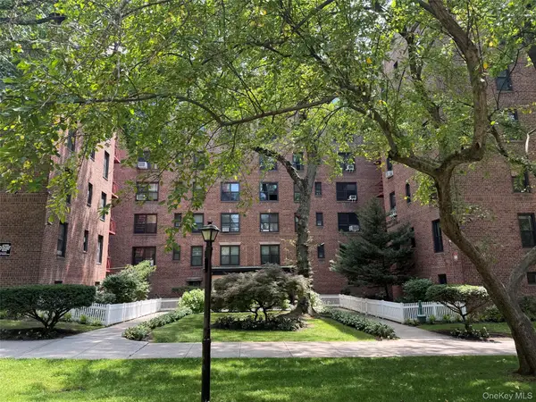 83-20 98 Street #5J, Woodhaven, NY 11421