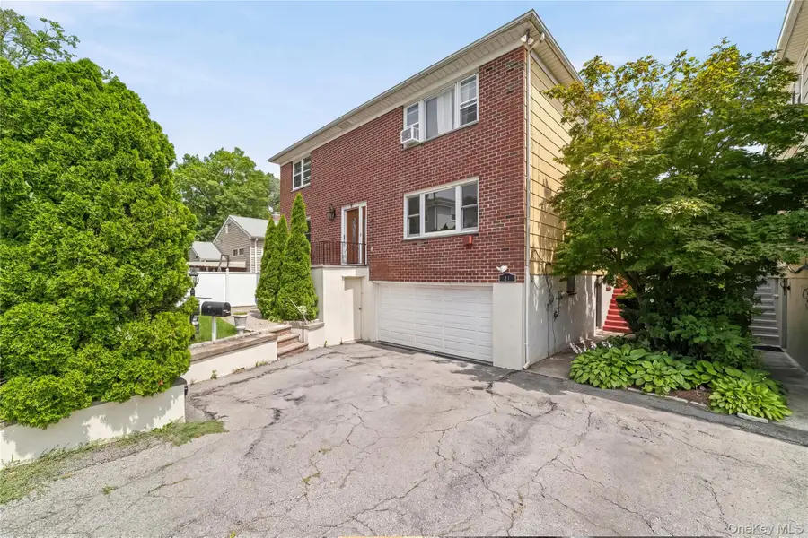 21 Bryn Mawr Place, Yonkers, NY 10701 - #2
