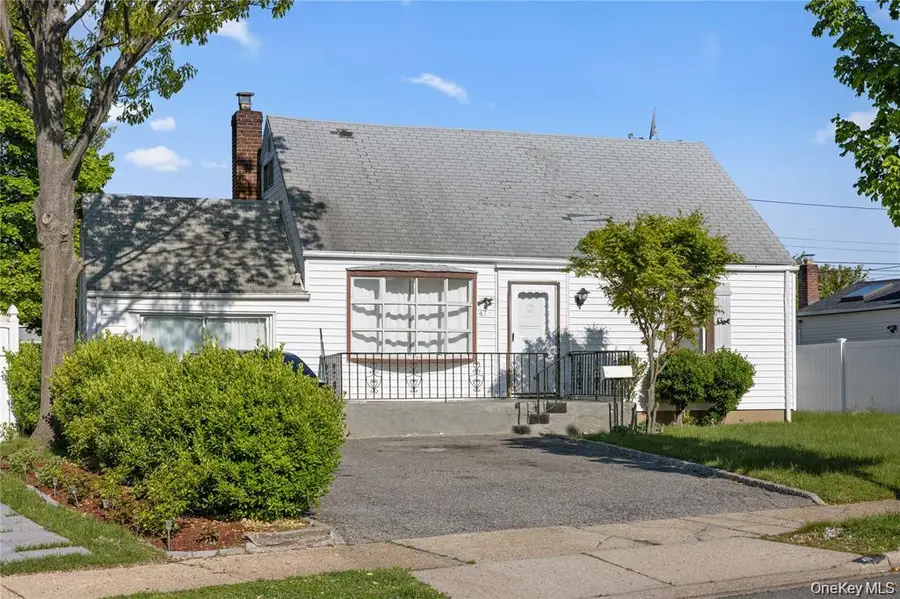 47 Cardinal Road, Levittown, NY 11756 - #3