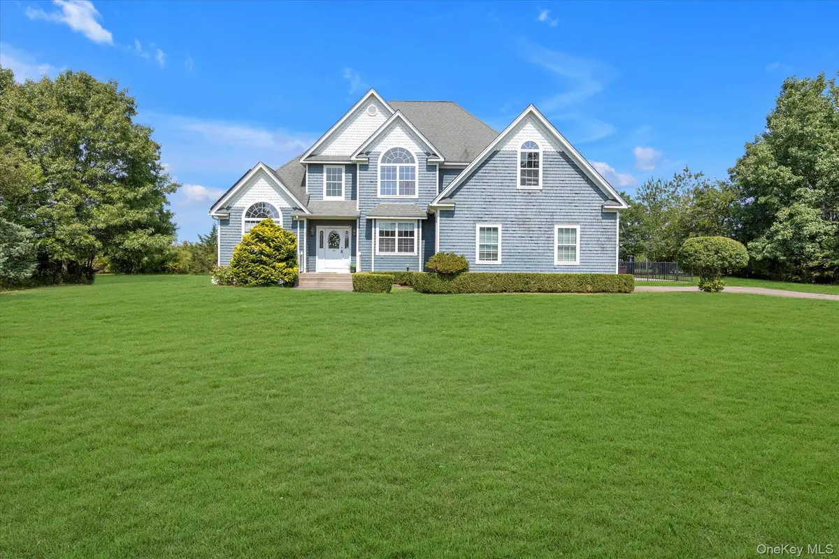 723 Doctors Path Estates, Riverhead, NY 11901 - #1