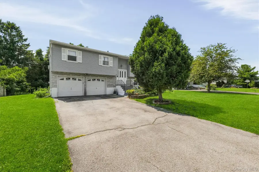 41 Keats Drive, New Windsor, NY 12553 - #2