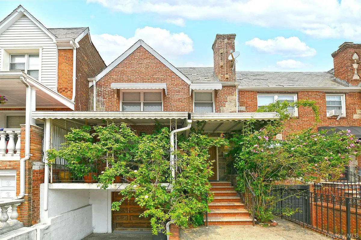 3250 32nd Street, Astoria, NY 11106 - #1