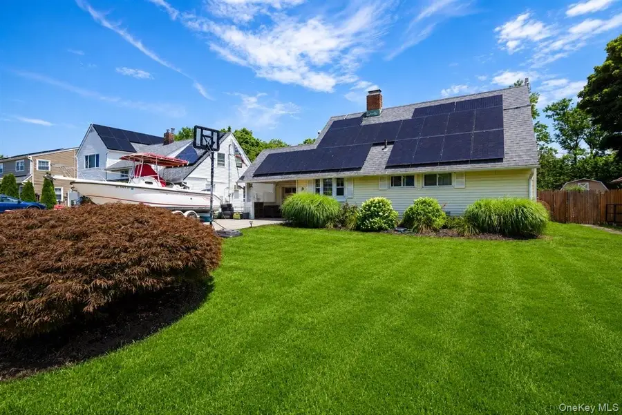 9 Skimmer Lane, Levittown, NY 11756 - #2