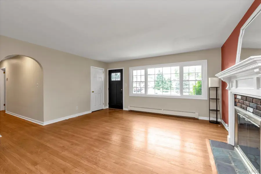16 Verleye Avenue, East Northport, NY 11731 - #3