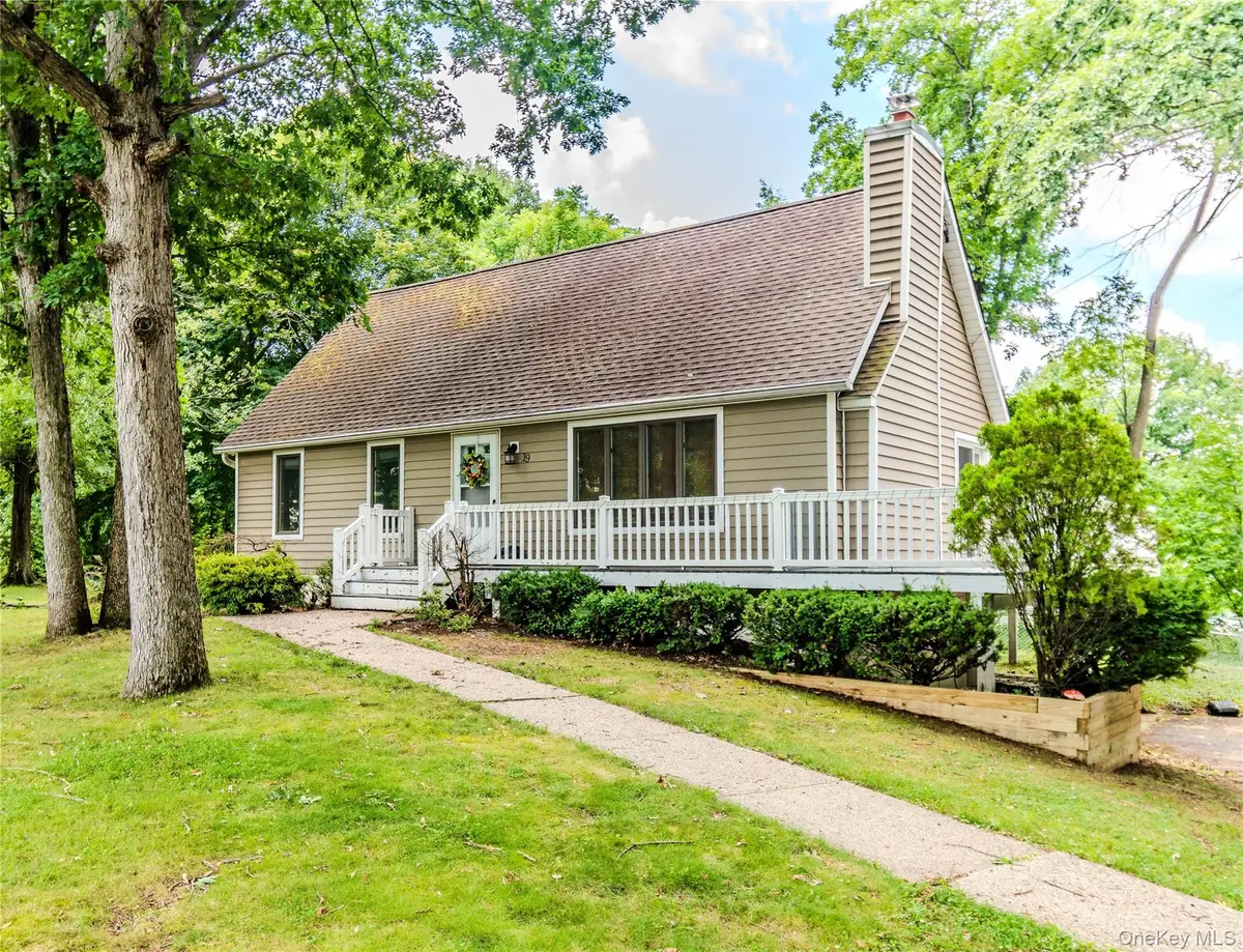 19 Farmstead Road, New Windsor, NY 12553 - #1