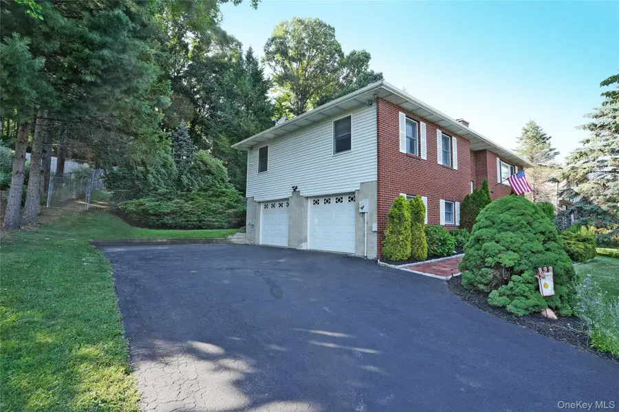 16 Four Winds Drive, Poughkeepsie, NY 12603 - #3
