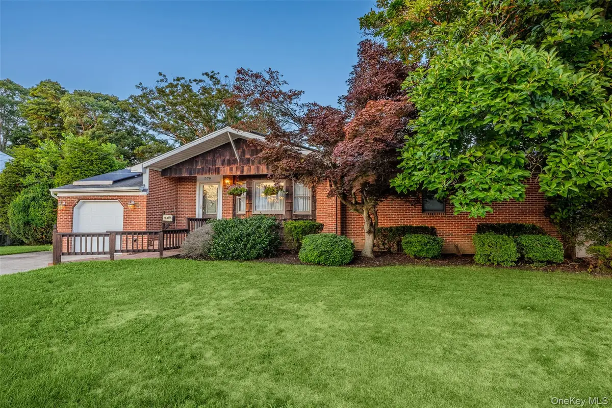 579 Empire Avenue, West Babylon, NY 11704 - #1