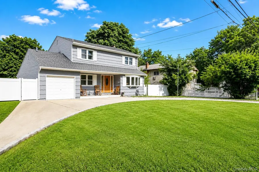 299 Mount Vernon Avenue, Medford, NY 11763 - #2
