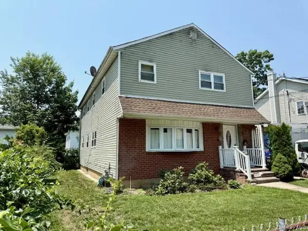 195 Garden Street, Westbury, NY 11590