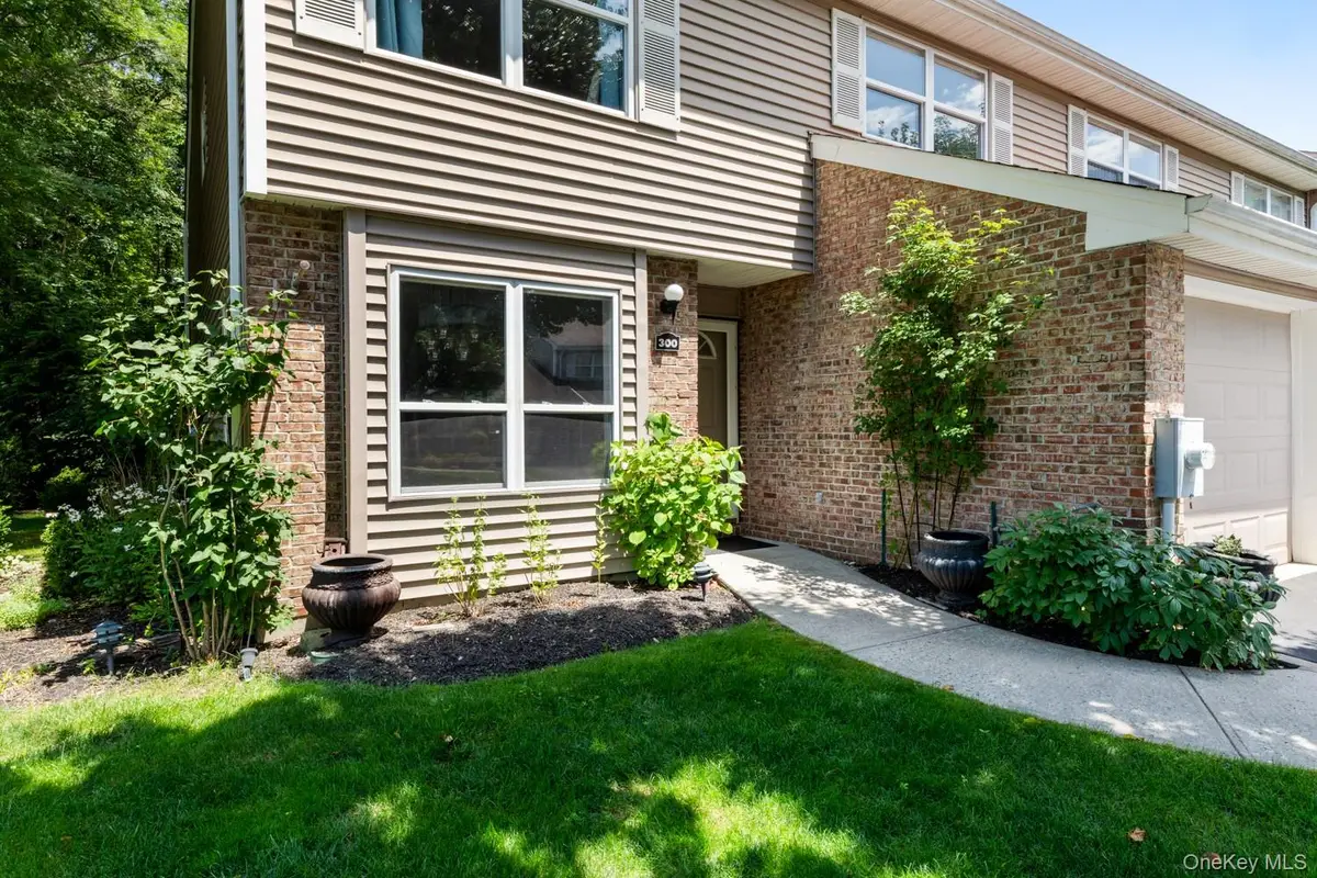 300 Pond View Lane, Smithtown, NY 11787 - #1