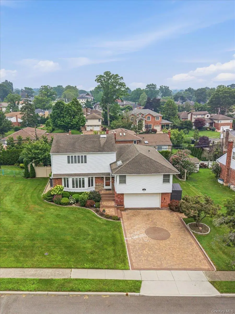 34 Duke Drive, Manhasset Hills, NY 11040 - #2