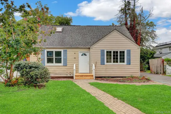 34 Thorburn Avenue, Patchogue, NY 11772