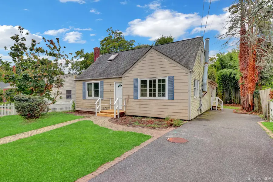 34 Thorburn Avenue, Patchogue, NY 11772 - #2