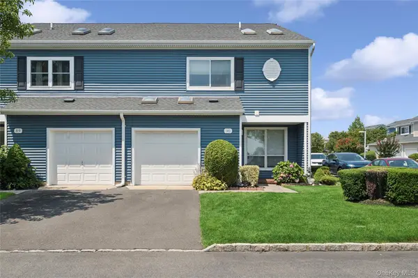 100 Baker Court #90, Island Park, NY 11558