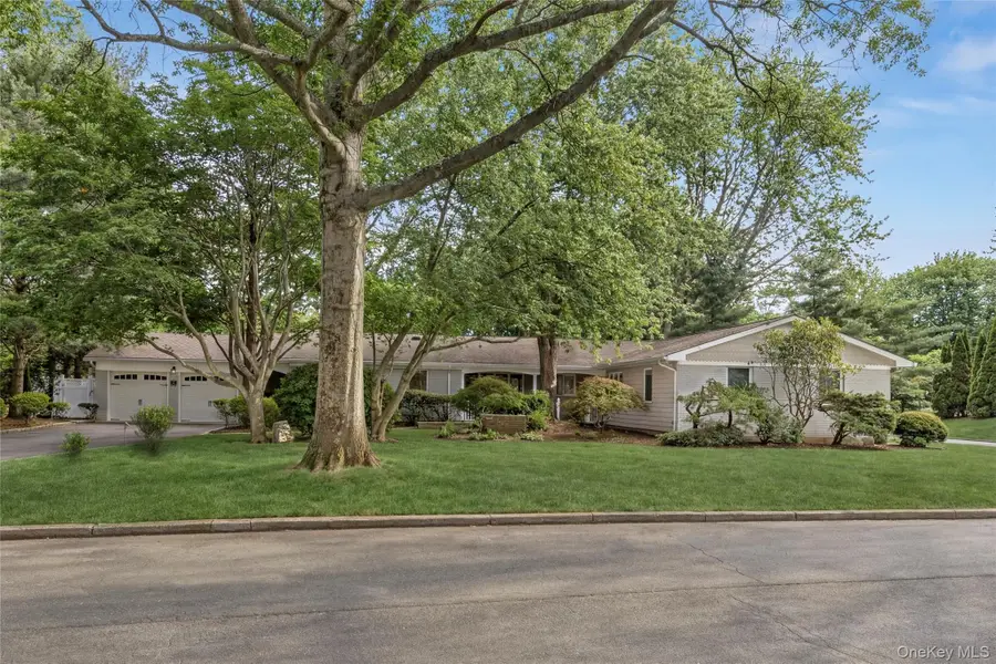 54 Dix Woods Drive, Melville, NY 11747 - #2