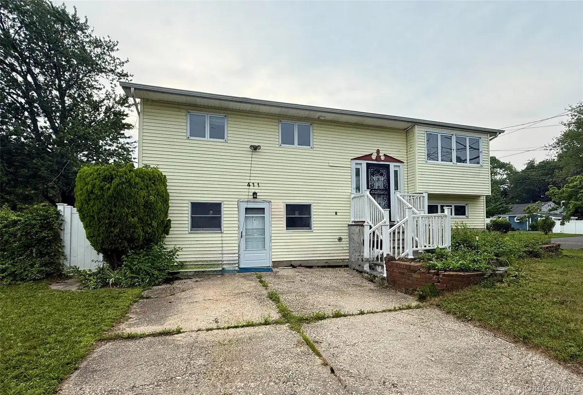 411 Mayflower Avenue, Brentwood, NY 11717 - #1