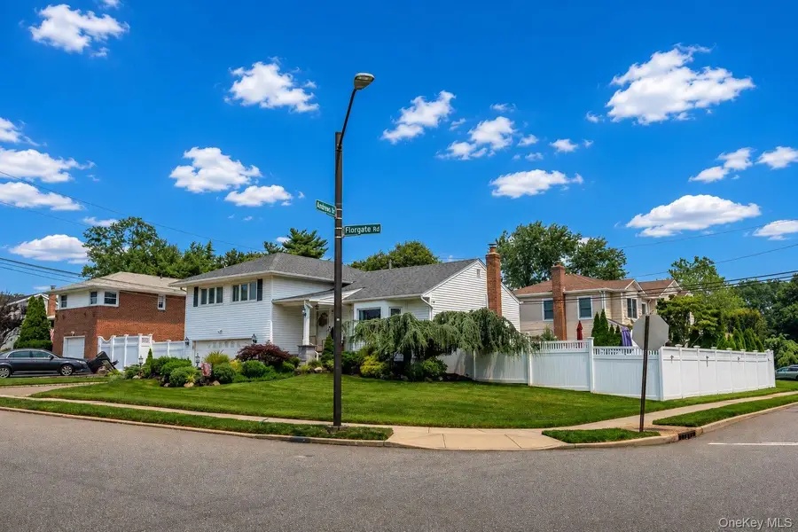 9 Florgate Road, Farmingdale, NY 11735 - #3