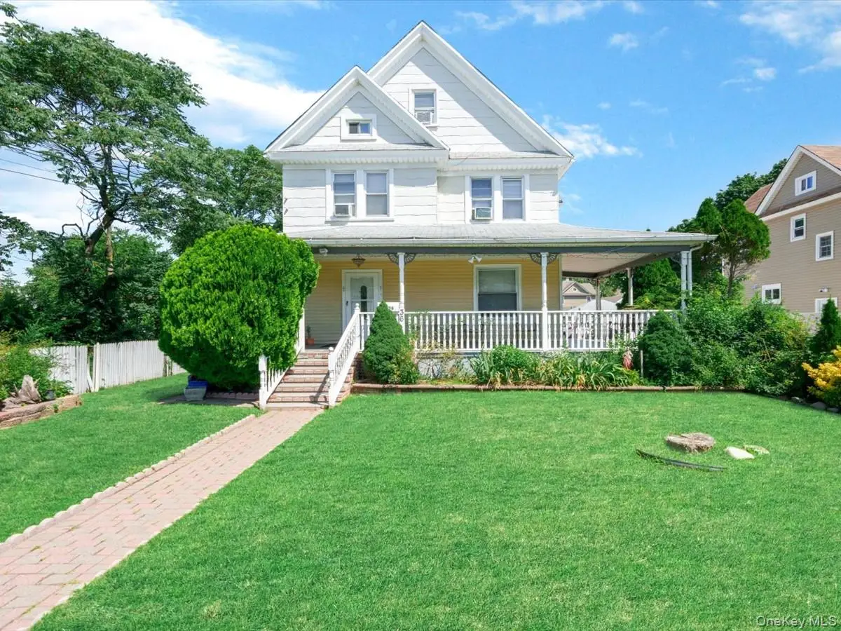36 Russell Place, Freeport, NY 11520 - #1