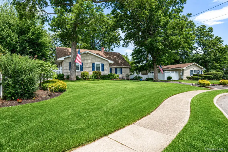 1A Richard Place, Ronkonkoma, NY 11779 - #3