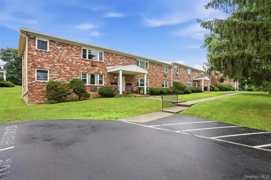 136 N Chestnut Street #9B, New Paltz, NY 12561 - #2