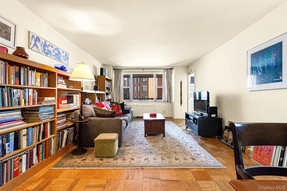 70-25 Yellowstone Blvd Yellowstone Boulevard #4D, Forest Hills, NY 11375 - #1