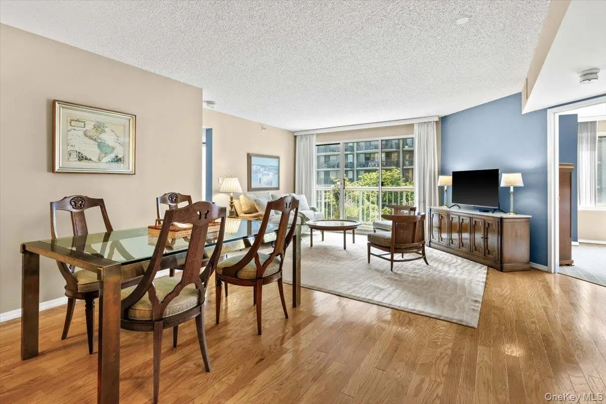 10 Stewart Place #7FW, White Plains, NY 10603 - #1