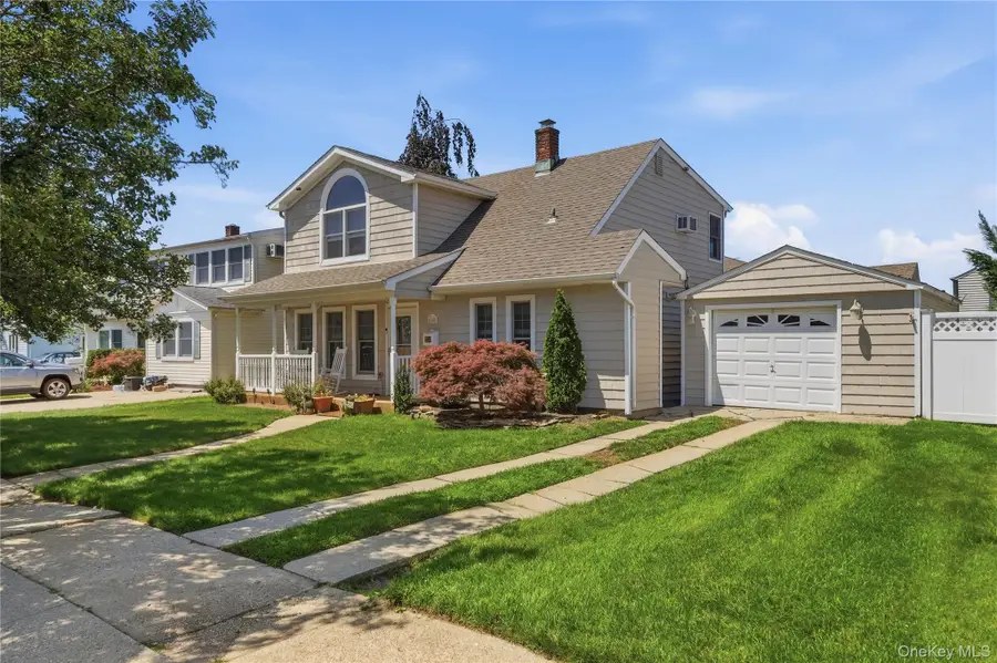 19 Tower Lane, Levittown, NY 11756 - #2