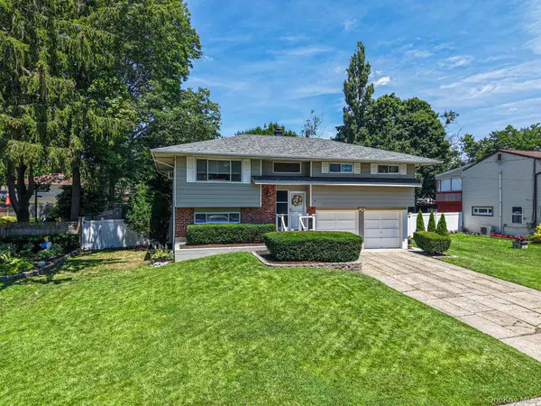 92 Rhode Island Avenue, Bay Shore, NY 11706