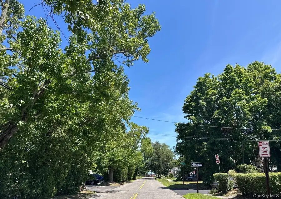24 Gates Street, Greenlawn, NY 11740 - #3