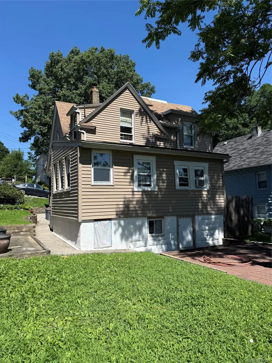 394 Upland Avenue, Yonkers, NY 10703 - #3