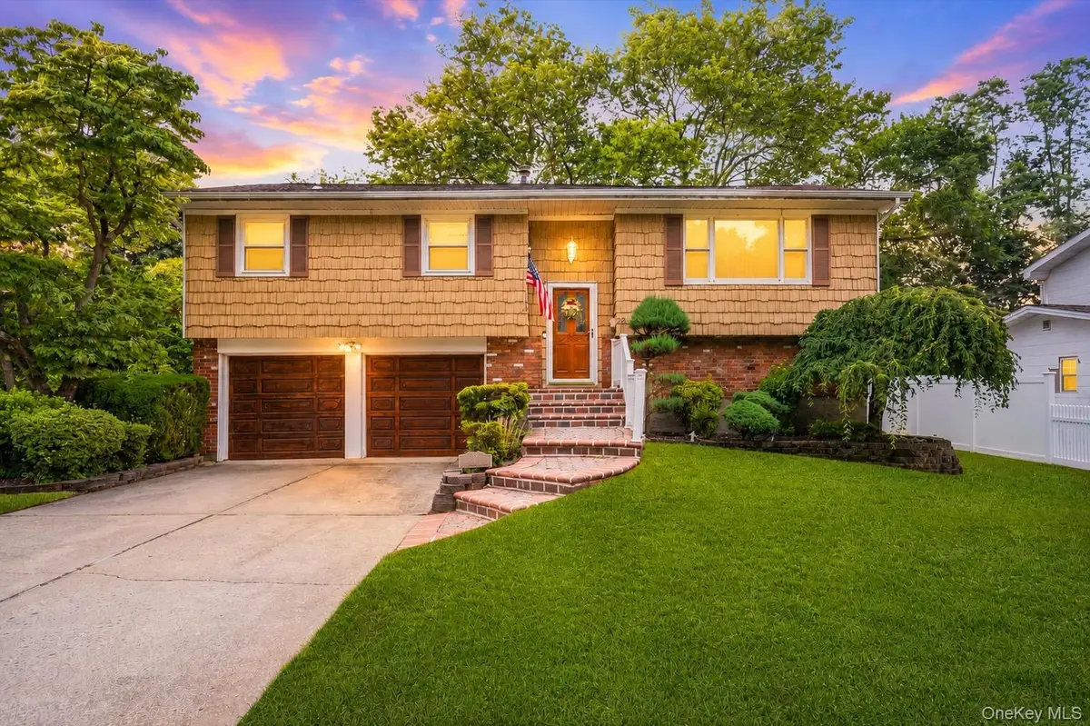 26 Dartmouth Drive, Deer Park, NY 11729 - #1