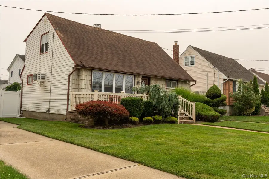 81 Montgomery Avenue, Oceanside, NY 11572 - #2