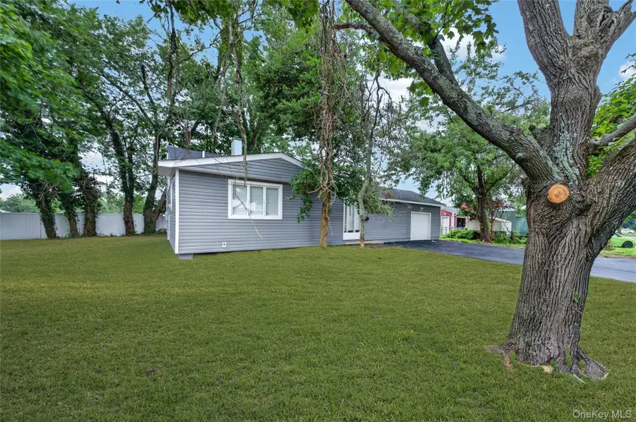2202 Fire Avenue, Medford, NY 11763 - #3