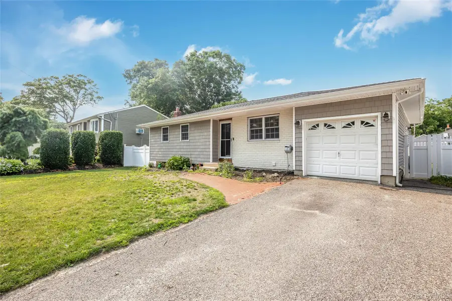 183 Cherokee Street, Ronkonkoma, NY 11779 - #2