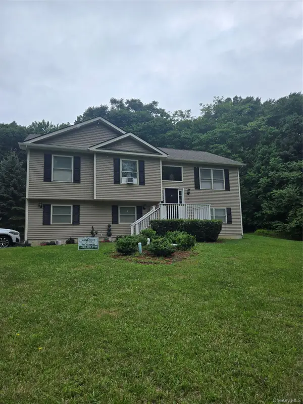 18 Hickory Place, Middletown, NY 10941