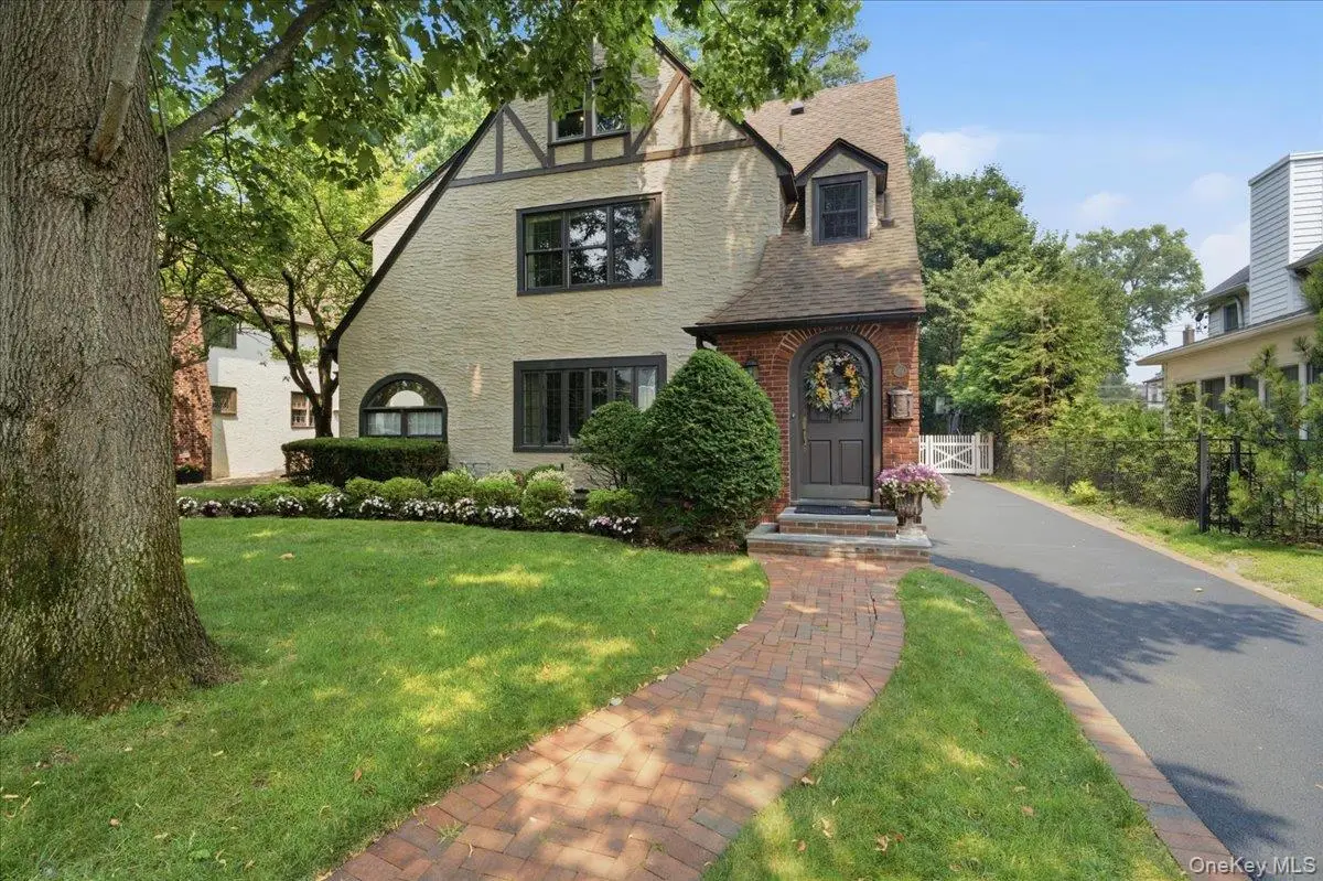 89 Poplar Street, Garden City, NY 11530 - #1