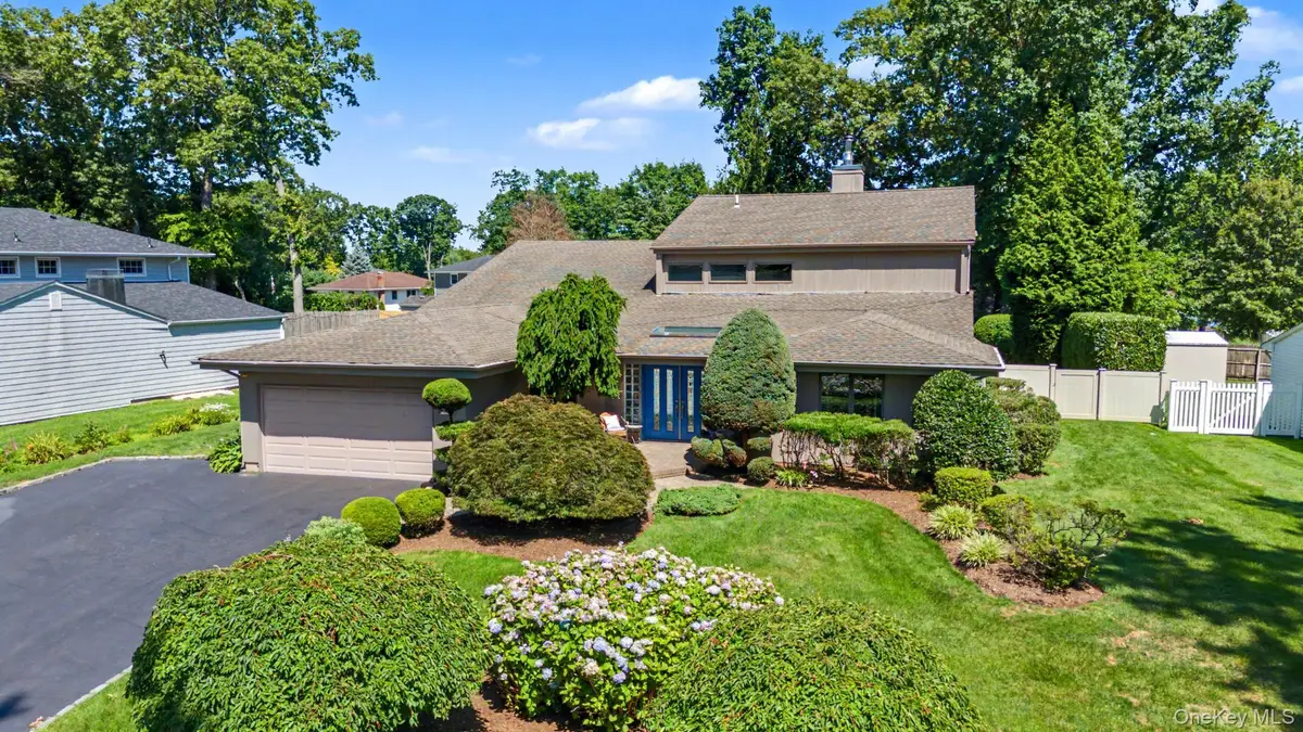 15 Pimlico Drive, Commack, NY 11725 - #1