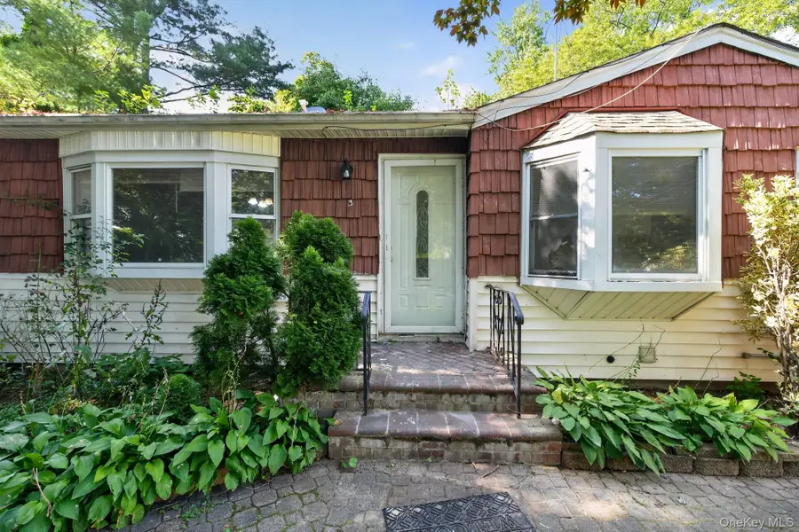 3 Hickory Place, Bay Shore, NY 11706 - #2