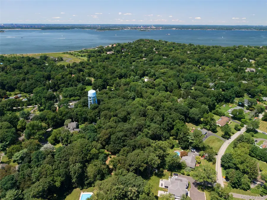 20 Tibbits Lane, Sands Point, NY 11050 - #3