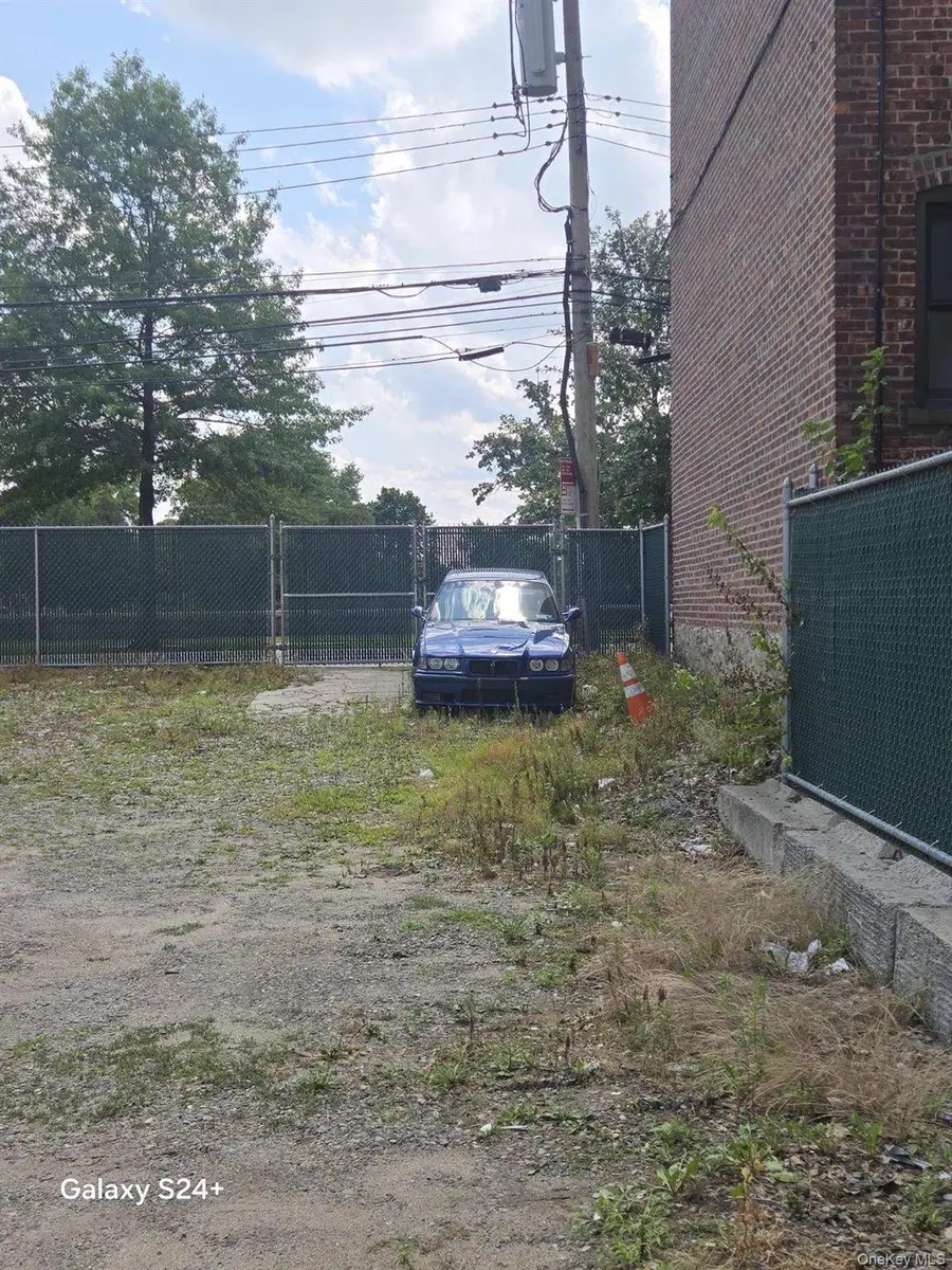 127 E 233rd Street, Bronx, NY 10470 - #2