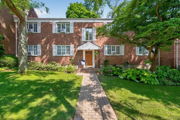 35 Nathan Hale Drive #25B, Huntington, NY 11743