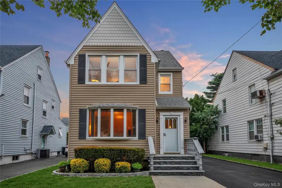 29 Jackson Road, Valley Stream, NY 11581 - #2