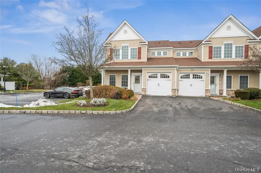 22 Meadow Court, Oakdale, NY 11769 - #2