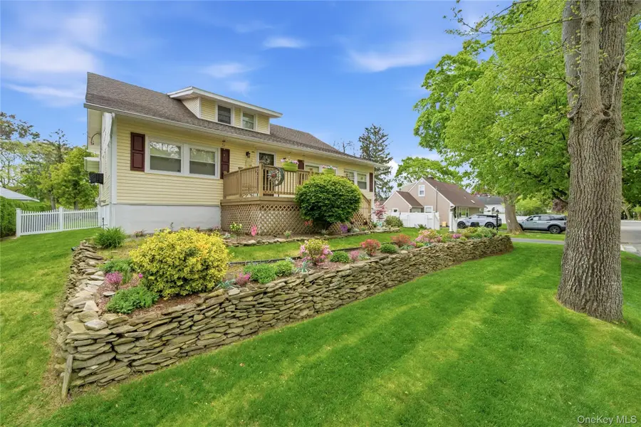 414 Potter Boulevard, Brightwaters, NY 11718 - #2