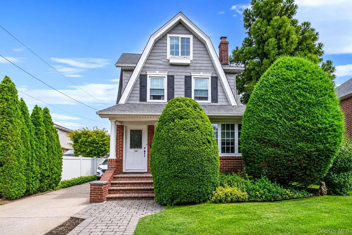 34 Drake Street, Malverne, NY 11565 - #1